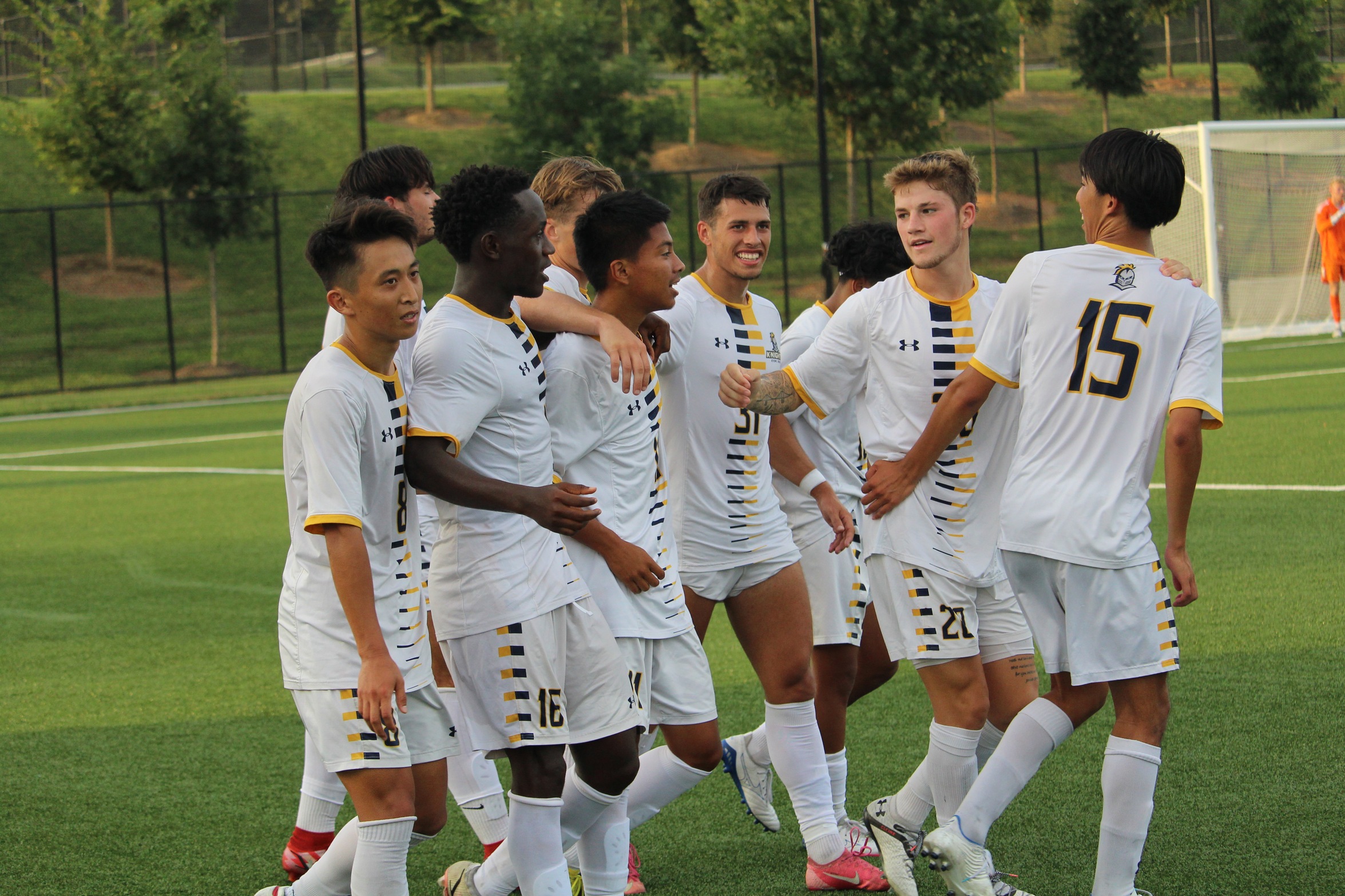 No. 2 Knights Defeat Bears in their First Game of the Tom Bichy Tournament